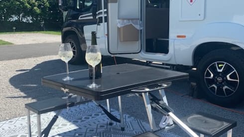 Elvis – 2021 Swift Edge - 464 Black Edition 4 Berth Motorhome 