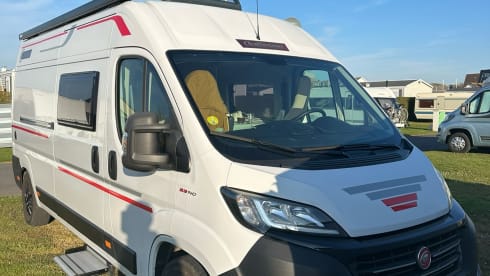 Dreamer – 2p Challenger bus from 2021