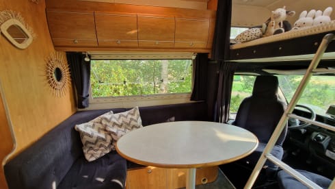 Nice spacious Fiat Ducato 2.8Tdi with all amenities 
