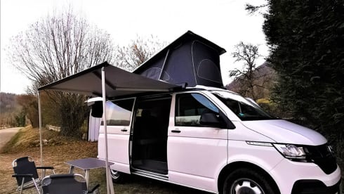 VW California Coast - The ideal fully equipped van for 4 people