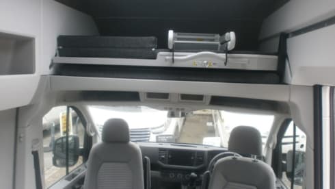 4 personen  – VW GRAND CALIFORNIA equipped with many automatic options