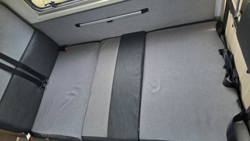 Lottie – 7 berth Sun Living a70dk AUTOMATIC 2021 7 belts