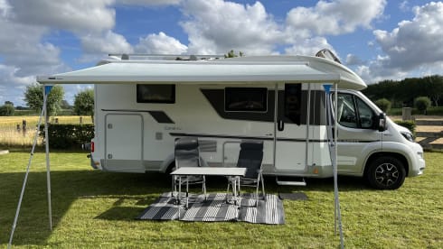 De luxe kampeerders  – 2-person Adria Coral 600SL Plus from 2020