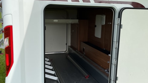 5 person Adria matrix 680 SP half integral camper