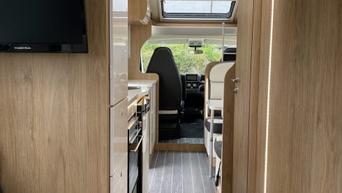 Discovery  – Discovery - 5 berth motorhome