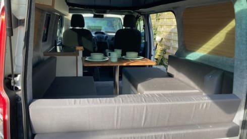 Leetro II – Ford bus camper automatic 2 persons euro6 fully equipped 