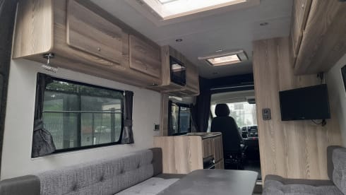 MW21 – 2 Berth Campervan/Motorhome - Fully equipped for your next Adventure