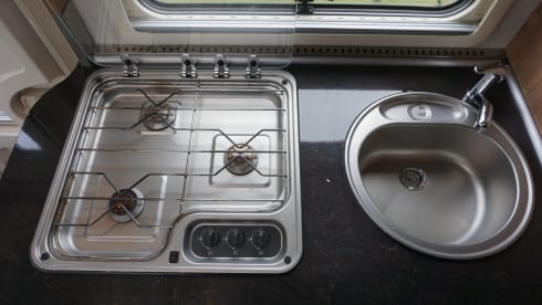 Kap – 4 person Hymer integrated with length beds!