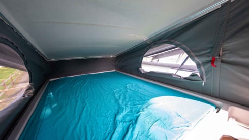 Hymer Ayers Rock 2022 with sleeping roof for 2 or 4 people