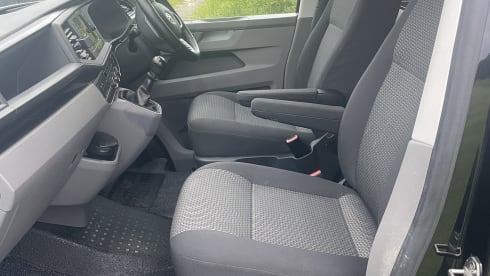 Vincent vangooo – 4 berth Volkswagen campervan from 2020