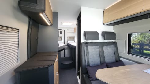 Adria Twin Sport 640 SLB grey – Beautiful, spacious and luxurious camper van with single beds and automatic transmission