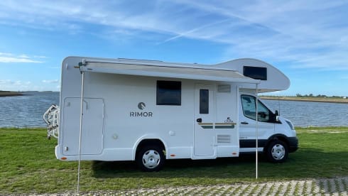 Queen L – Nieuwe Rimor camper voor 6