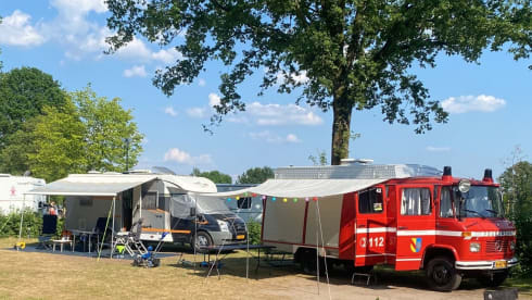 Leonardus – Leonardus - fire brigade camper Mercedes 4-p