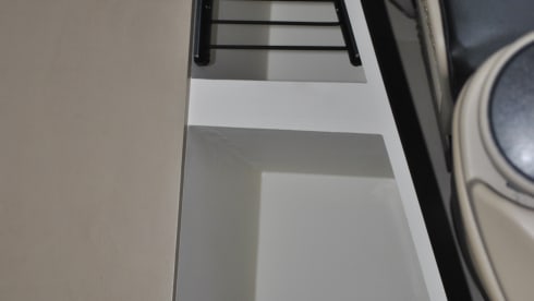 WHITE LION – HANDCRAFTED CAMPERVAN WITH A WARM ATMOSHERE 