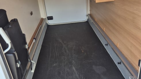 Dethleff camper met inventaris – Dethleff Globe 4 semi-integrated 4 persons