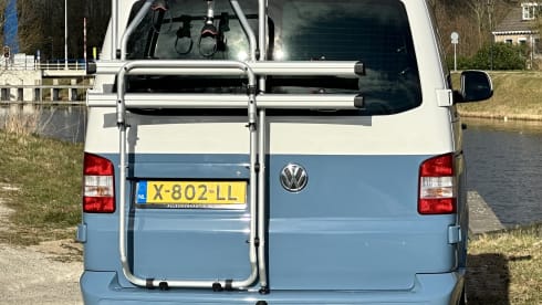 VW T5, luxury Two-Tone from 2015, new installation, automatic, many extras