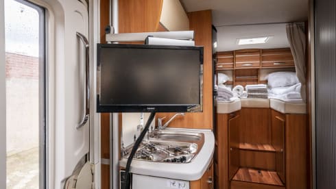 Happy Hymer family camper (automatic) for 4 people B driving license