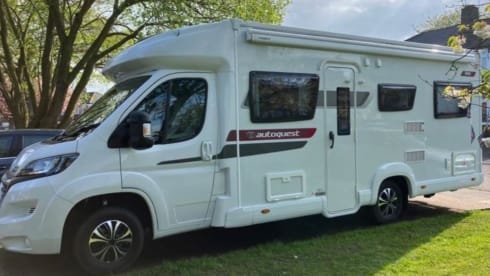 Jeffrey  – 6 berth Peugeot - Elddis Autoquest 196