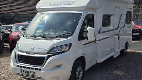 Peugeot semi-integratiecamper met 6 slaapplaatsen vanaf 2016