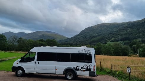 Boujee Bella – 4 berth Ford campervan 