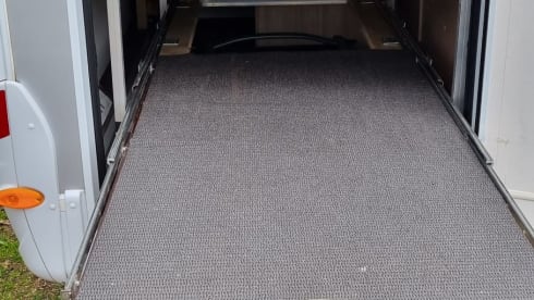 Ruime integraalcamper, van alle gemakken voorzien!  – 4 person Sunlight integral camper from 2019