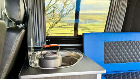 VW T5 Campervan - Stylish Modern 3 Berth 