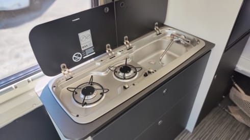 Menfys (2) veranda – Menfys VAN 3 MAXI S-Line (2) with veranda and photovoltaic