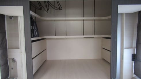 Challenger premium with central and bunk bed