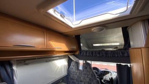 Mizar – Large camper with 2 double beds to travel all over Sardinia