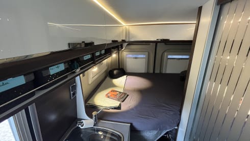 Ranger – New possl summit, bus camper of the year, with skyroof!