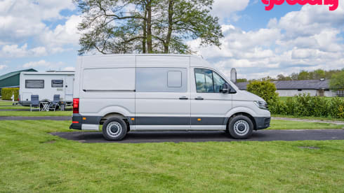 Fluistercamper – 100% electric VW Crafter, 2 persons, interior 2023