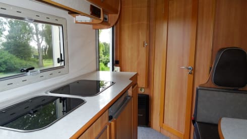 Come and enjoy our wonderful 2 (-3)-person Fiat Ducato alcove camper