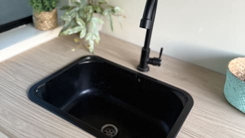 ColumBus  – Off-Grid Campervan | Stylish 