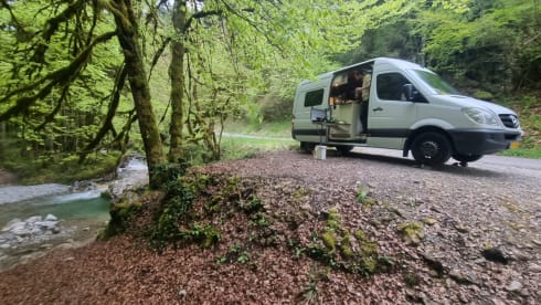 2p Mercedes-Benz bus from 2012