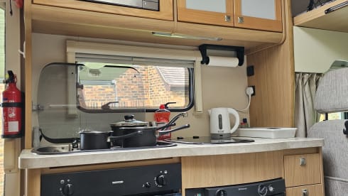 Molly – 6 berth Peugeot Majestic 