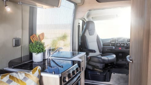 Rufus – New 2023 V Line 669S campervan