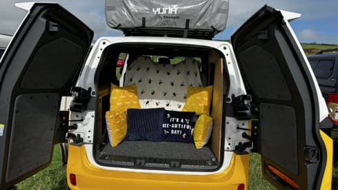 Buzzby – ID Buzz Campervan with optional roof top tent
