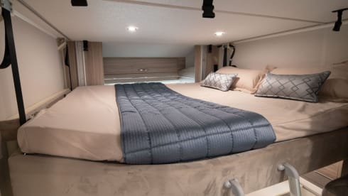 Bigz – Elddis Platinum 196, 6 couchages, 6 sièges avec ceinture 