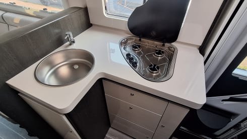 Spacious 4p camper RollerTeam Performance Plus 247 TL Ford