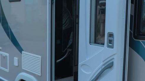 FORD CHAUSSON 640 170CAR TITANIUM PREMIUM