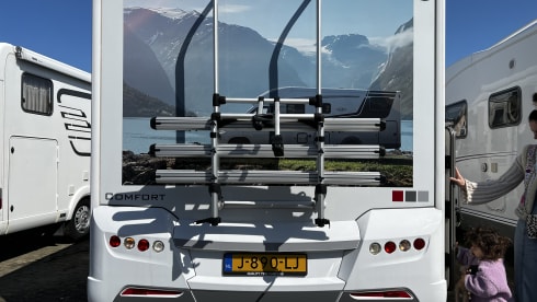 19 LMC T735 Explorer – 19 LMC T735 Integral camper for 4 people