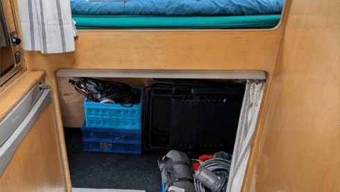 Freddy-van  – Comfortabel and spacious Iveco overcab motorhome for rent