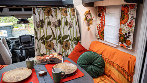 Start in de Ardennen – Luxury 2 person Chausson from 2021 with classic Vanguard rv wrapping.