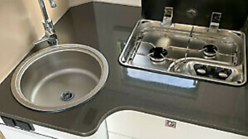 CAMPER – Camper Semintegrale con Letto nautico