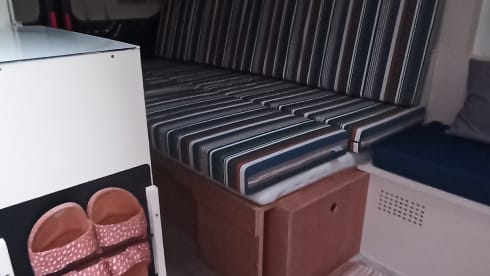 Fonzie – 2p Ford bus uit 2020