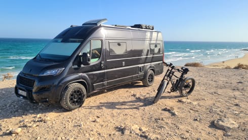 Bigfoot – Campervan, Bravia 636 Swan