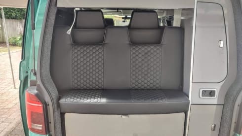 Larnee – 4 berth Volkswagen campervan from 2021