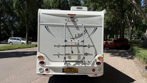 LMC Liberty Ti 662 - 4 Persons - 2x Air Conditioning - Semi-integrated