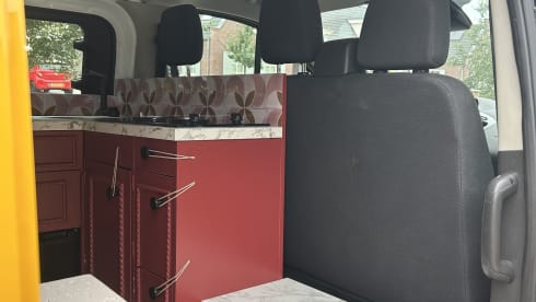 The yellow van💛 – Ford Transit — 2-3 persoons camper (zelfbouw 2026)