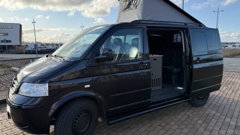 Black Beauty – 2p Volkswagen campervan uit 2007